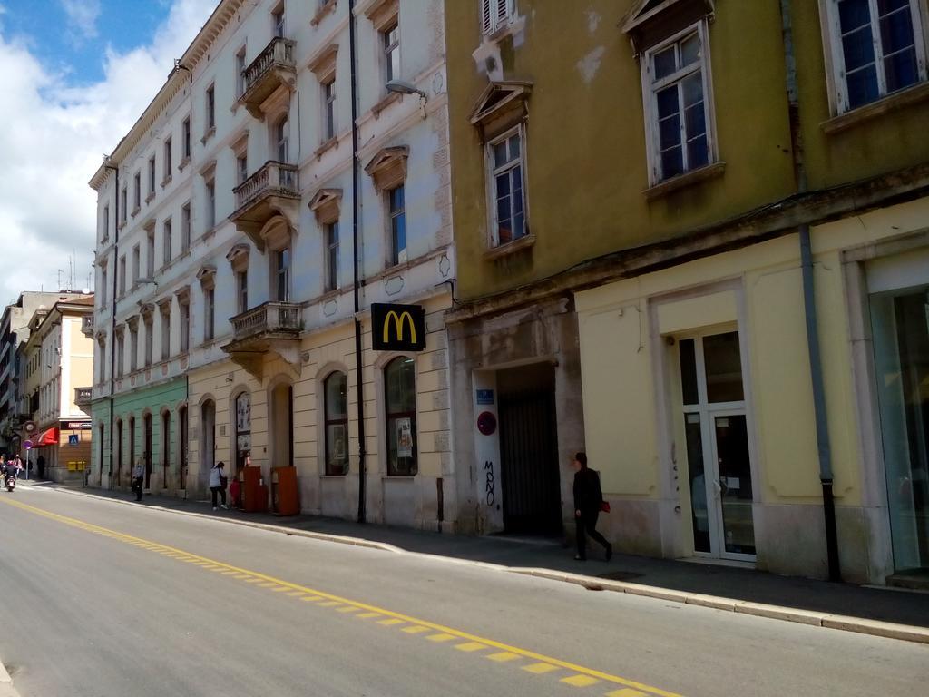 Dejan Apartment-Top Centar Pula Dış mekan fotoğraf